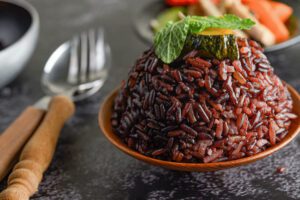 Cách nấu gạo lứt bằng nồi đất tiện lợi