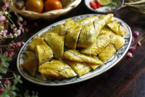 Gà nổ muối hột nồi đất ngon như nhà hàng