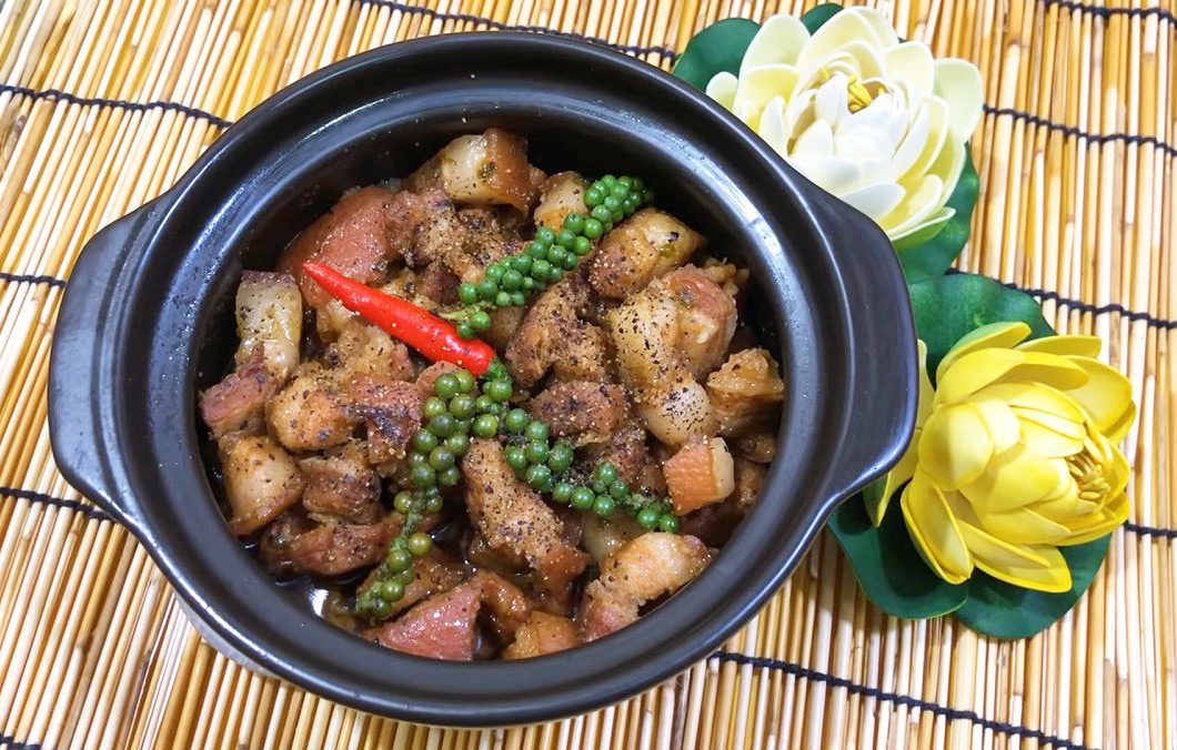Hướng dẫn cách nấu thịt kho nồi đất ngon chuẩn vị
